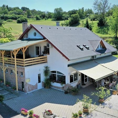Borkuti Panzio Es Apartman Balatonszárszó 외부 사진