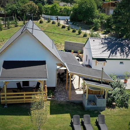 Borkuti Panzio Es Apartman Balatonszárszó 외부 사진