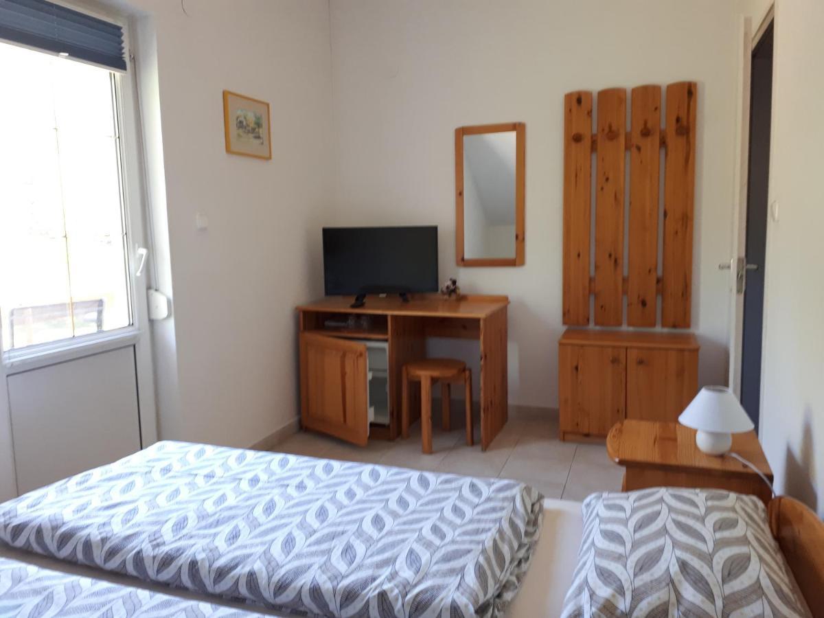 Borkuti Panzio Es Apartman Balatonszárszó 외부 사진