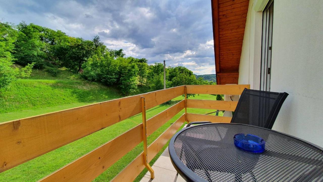 Borkuti Panzio Es Apartman Balatonszárszó 외부 사진