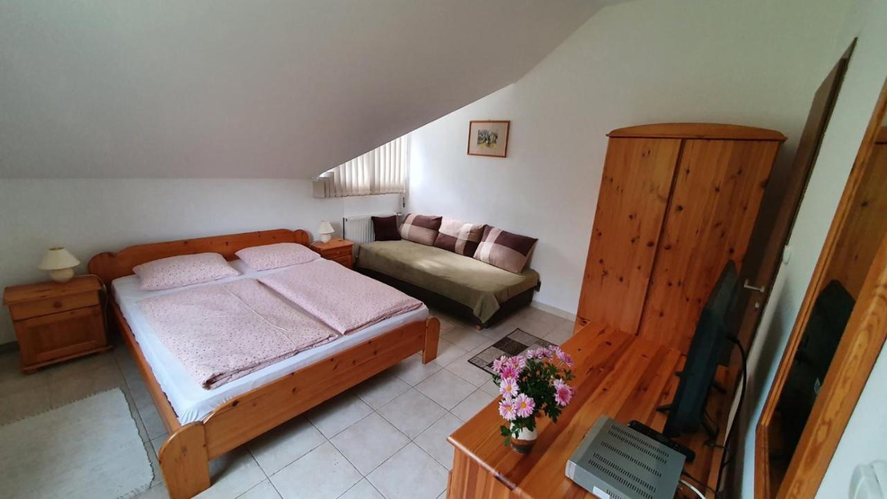 Borkuti Panzio Es Apartman Balatonszárszó 외부 사진