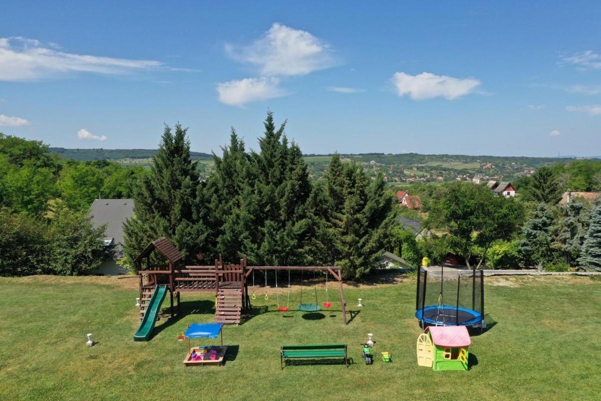 Borkuti Panzio Es Apartman Balatonszárszó 외부 사진